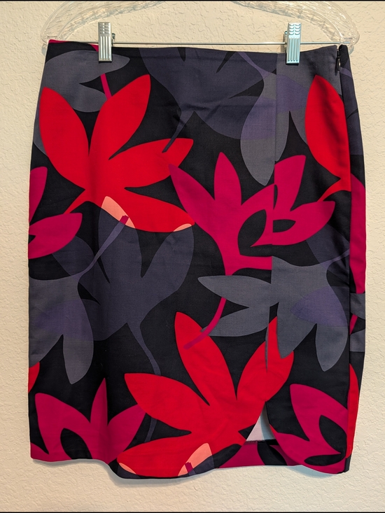 Ann Taylor Dresses & Skirts - Ann Taylor LOFT Navy Pencil Skirt with Red & Fuchsia Floral Print